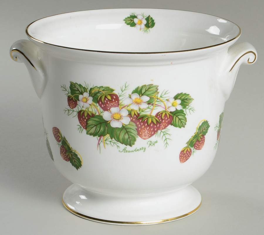 Strawberry Ripe Medium Cachepot by Hammersley-1