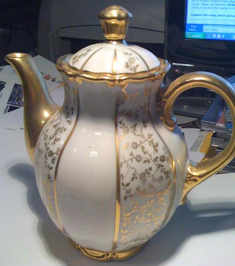 HDR7 Coffee Pot & Lid by House Dresden-1