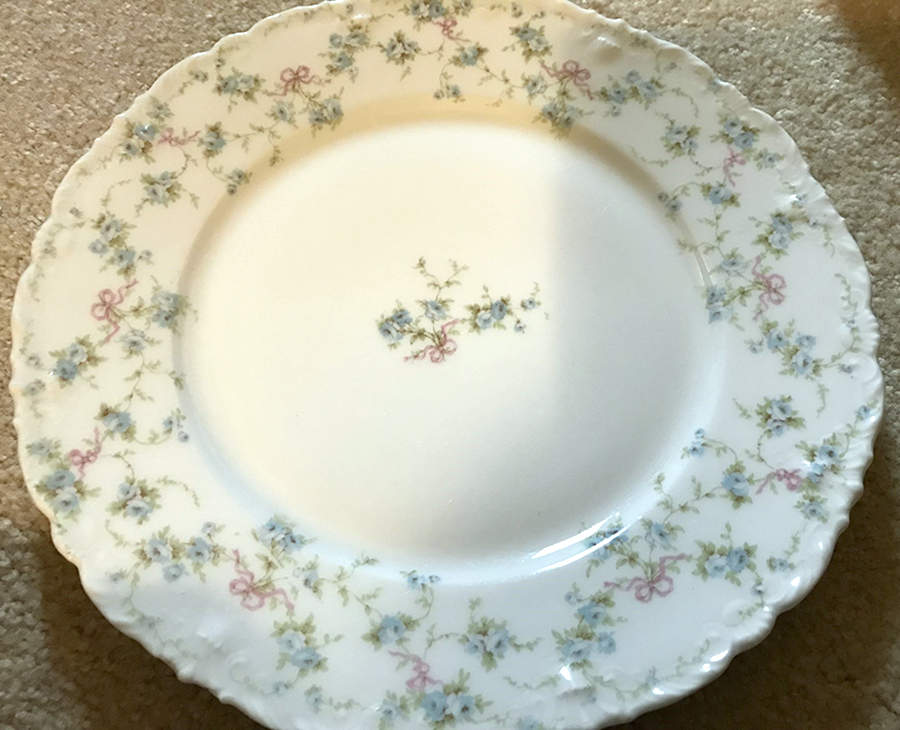 Schleiger 161-1 Dinner Plate by Haviland-1
