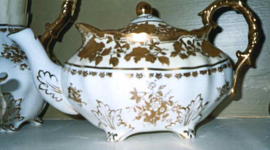 Grand Baroque Teapot & Lid by Hammersley-1