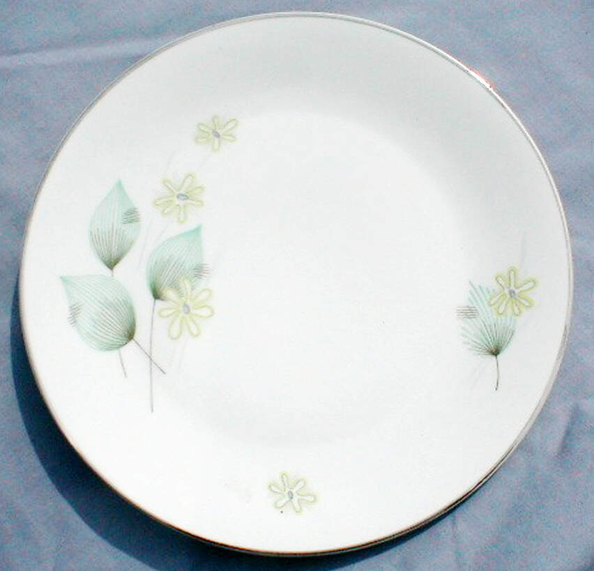 8434 Dinner Plate by Hutschenreuther-1