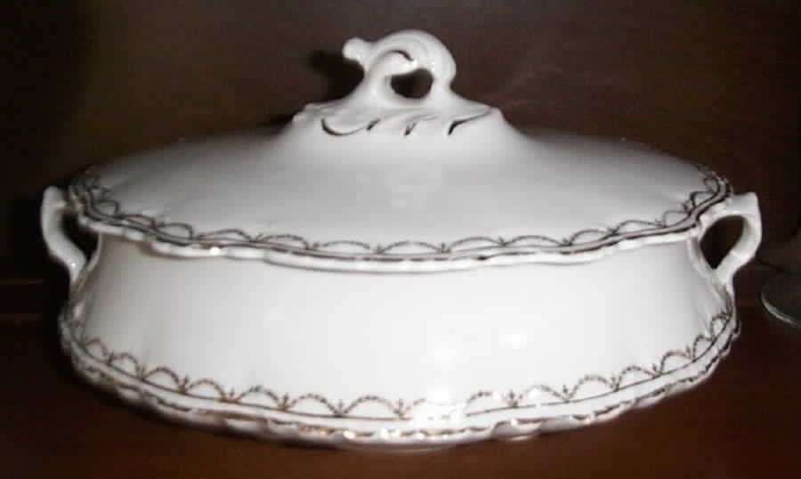 H4201 Round Covered Vegetable by Homer Laughlin -1