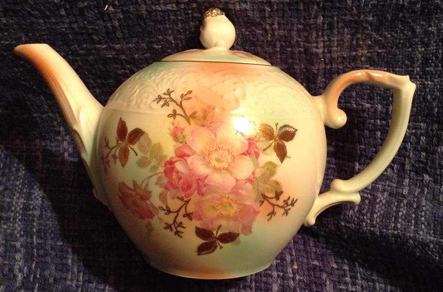 HGE1 Teapot & Lid by House of Goebel-1