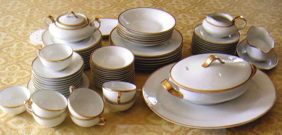 H2775 Round Covered Vegetable by Haviland-1