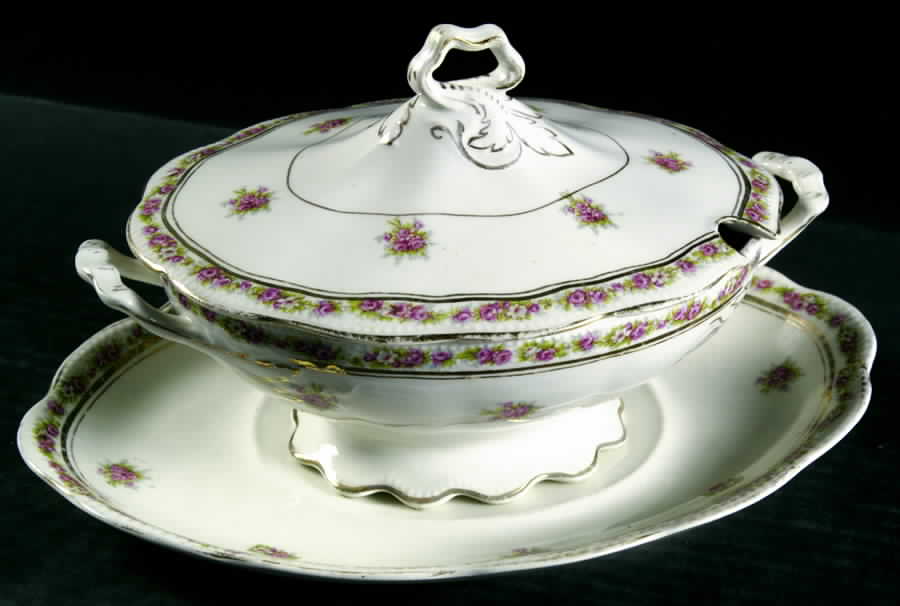 AX36 Sauce Boat & Lid with Underplate by Homer Laughlin -1