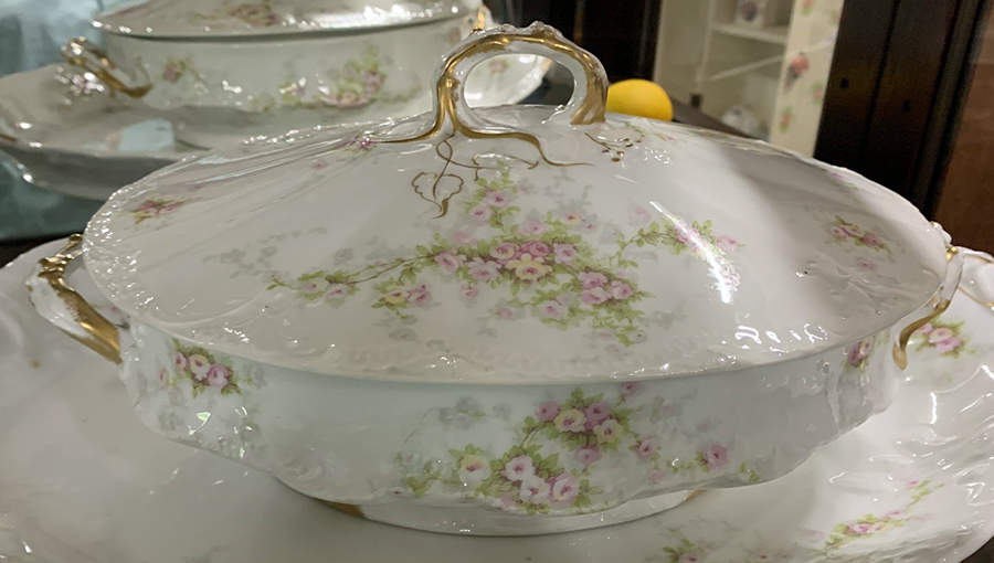 Schleiger 149-1 Round Covered Vegetable by Haviland-1