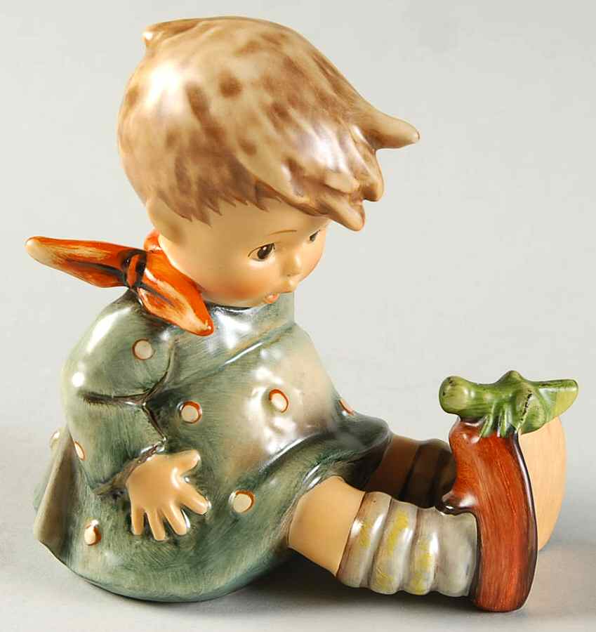 Friend Or Foe Tm7-Friend Or Foe? - Boxed by M.I. Hummel-1