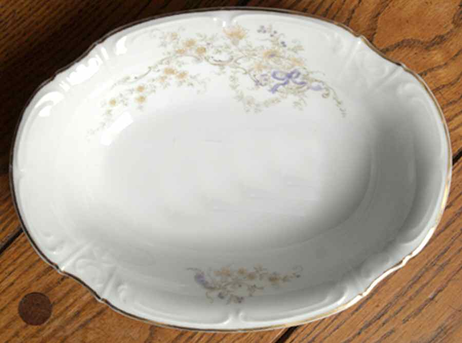 29335 9" Round Vegetable Bowl by Hutschenreuther-1