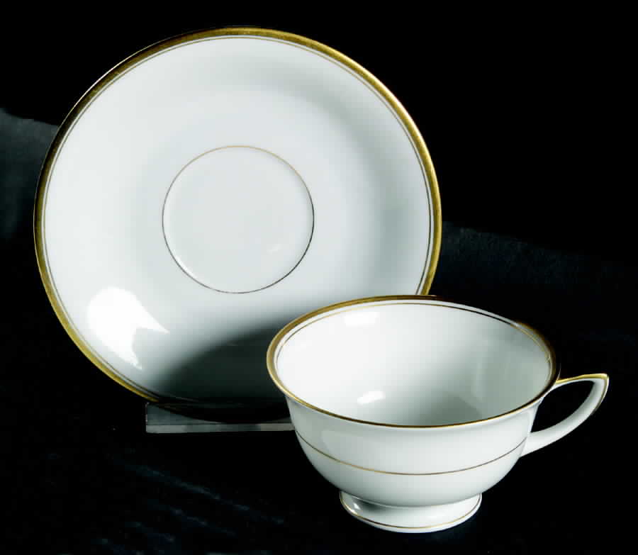 Hc841 Footed Cup & Saucer Set by Heinrich - H&C-1