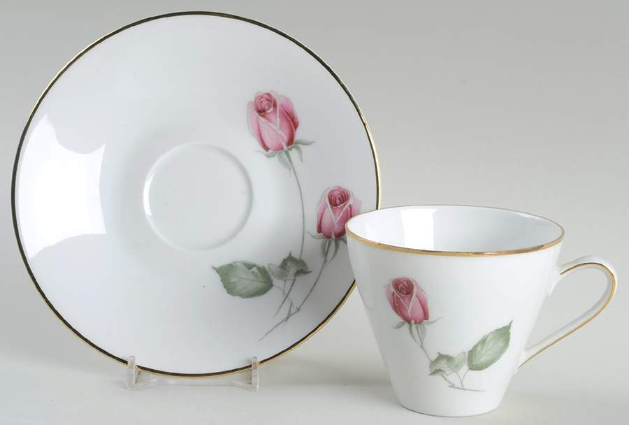 American Beauty (Gold Trim, Favorit) Flat Cup & Saucer Set by Hutschenreuther-1