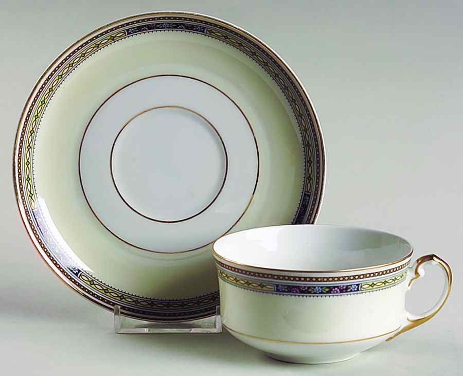 Hc848 Flat Cup & Saucer Set by Heinrich - H&C-1