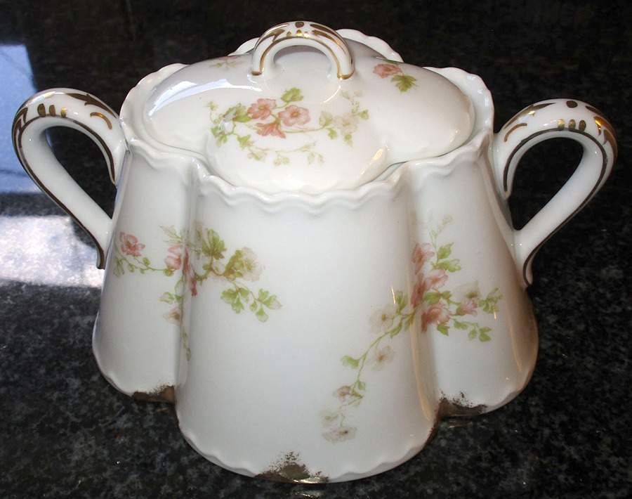 H2894 Sugar Bowl & Lid by Haviland-1