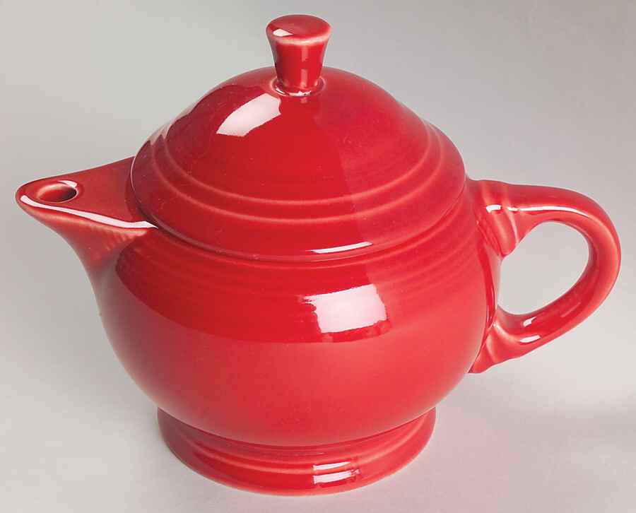 Fiesta Scarlet (Intro 2004) Small Teapot & Lid by Homer Laughlin -1