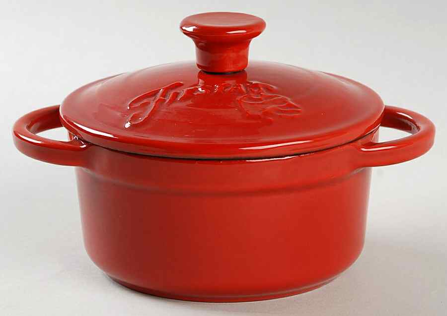 Fiesta Scarlet (Intro 2004) 11 Oz Cast Iron Round Covered Casserole by Homer Laughlin -1