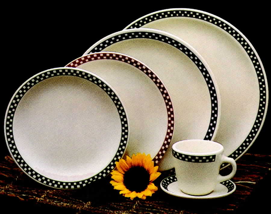Checkers Maroon (Cinnabar) Salad Plate by Homer Laughlin -1