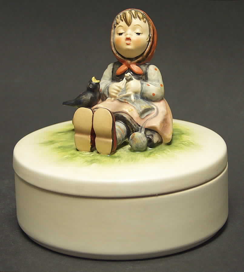 Happy Pastime-Candy Box Tm5-Happy Pastime Box - Boxed by M.I. Hummel-1