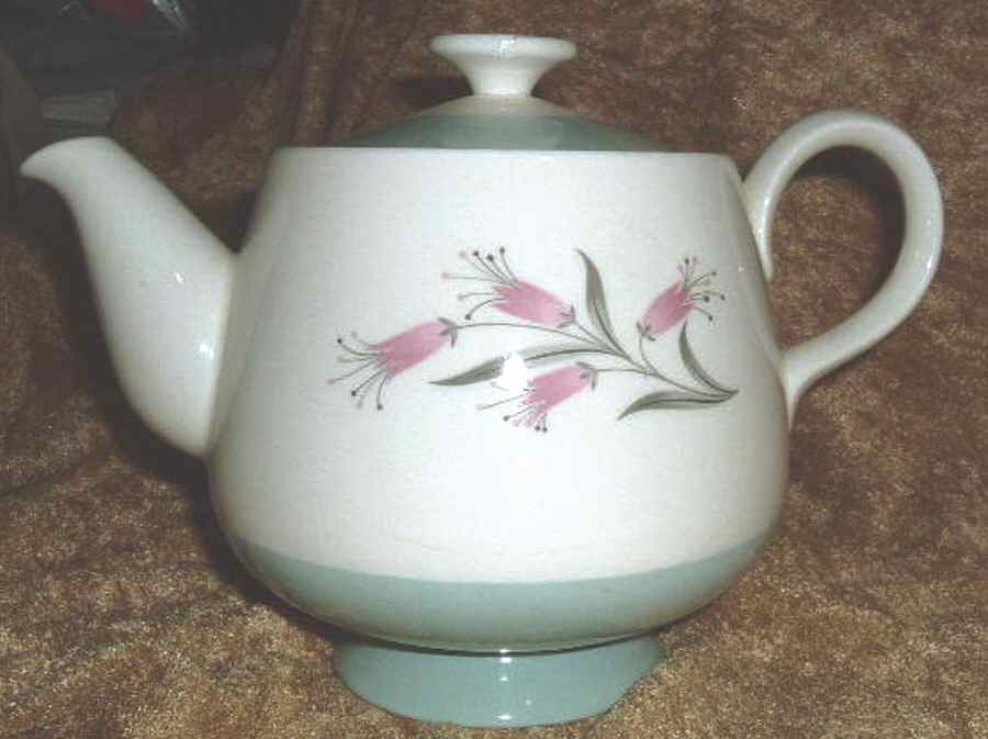 HLC2402 Teapot & Lid by Homer Laughlin -1