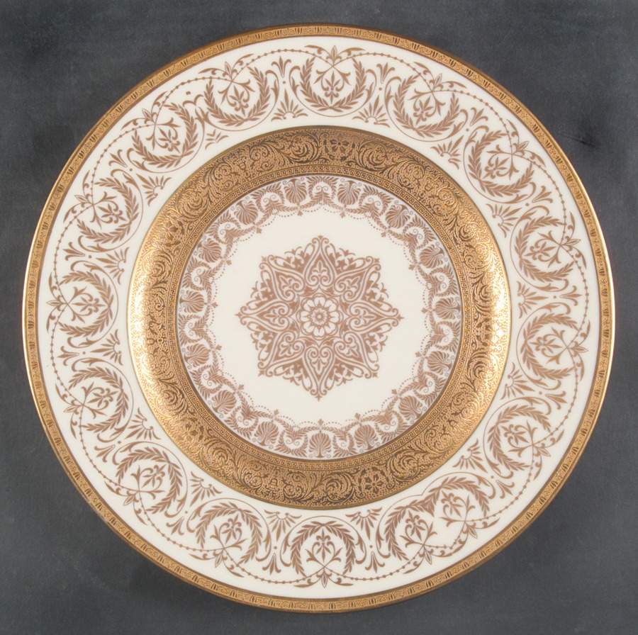 HWU2 Dinner Plate by H W (USA)-1