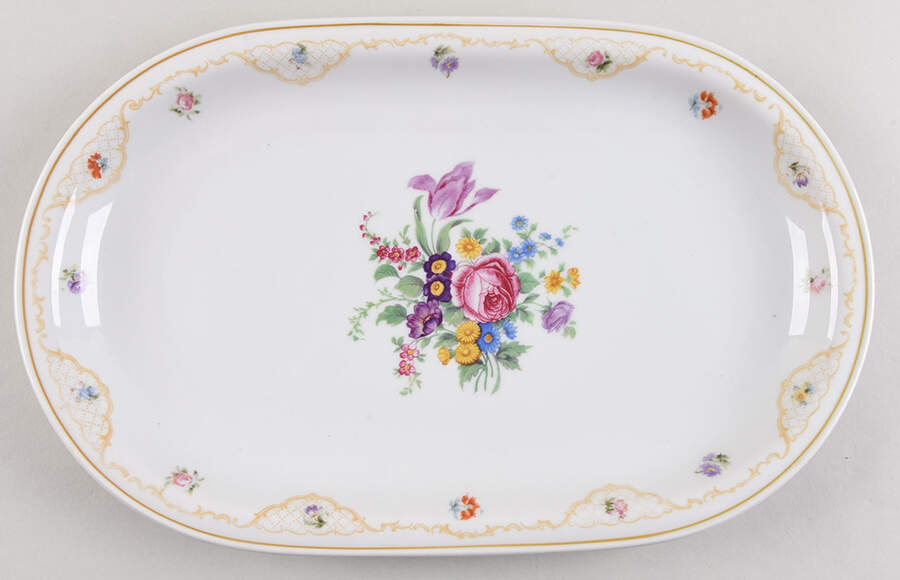 7470 (Cream Background) 12" Oval Serving Platter by Hutschenreuther-1