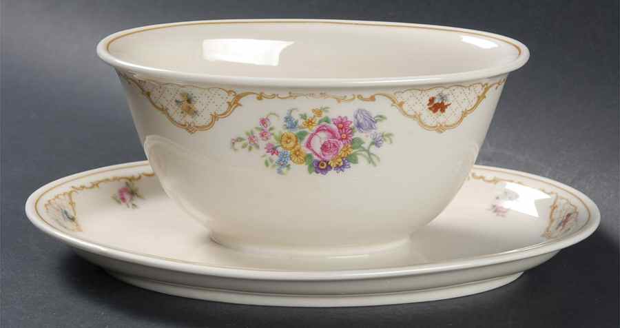 7470 (Cream Background) Gravy Boat with Attached Underplate by Hutschenreuther-1