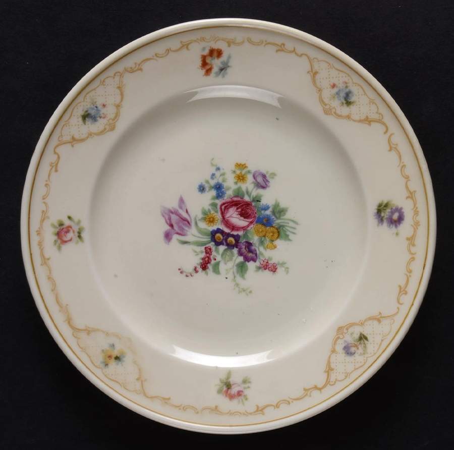7470 (Cream Background) Bread & Butter Plate by Hutschenreuther-1