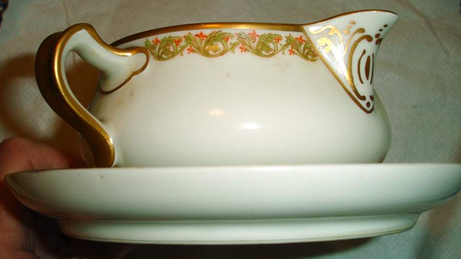 H2983 Gravy Boat with Attached Underplate by Haviland-1