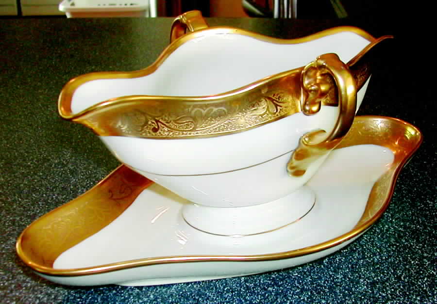 HC869 Gravy Boat with Attached Underplate by Heinrich - H&C-1
