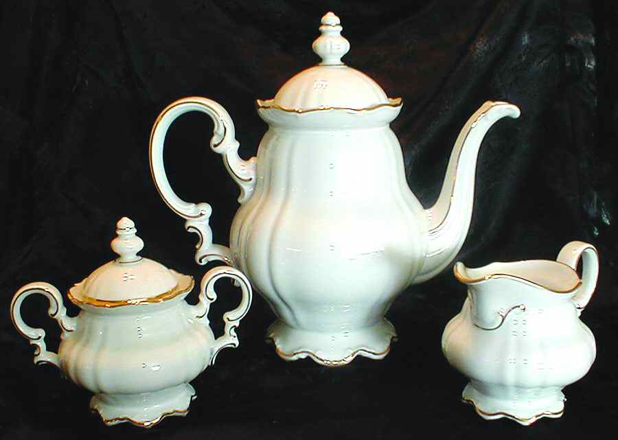 9872 Coffee Pot & Lid by Hutschenreuther-1