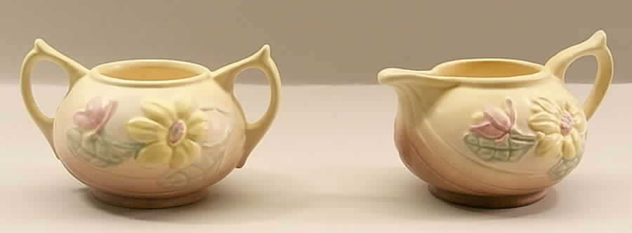 Magnolia (Glossy) Sugar Bowl No Lid by Hull-1