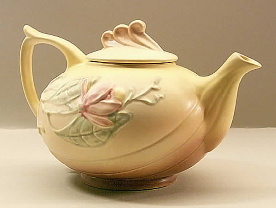 Magnolia (Glossy) Teapot & Lid by Hull-1