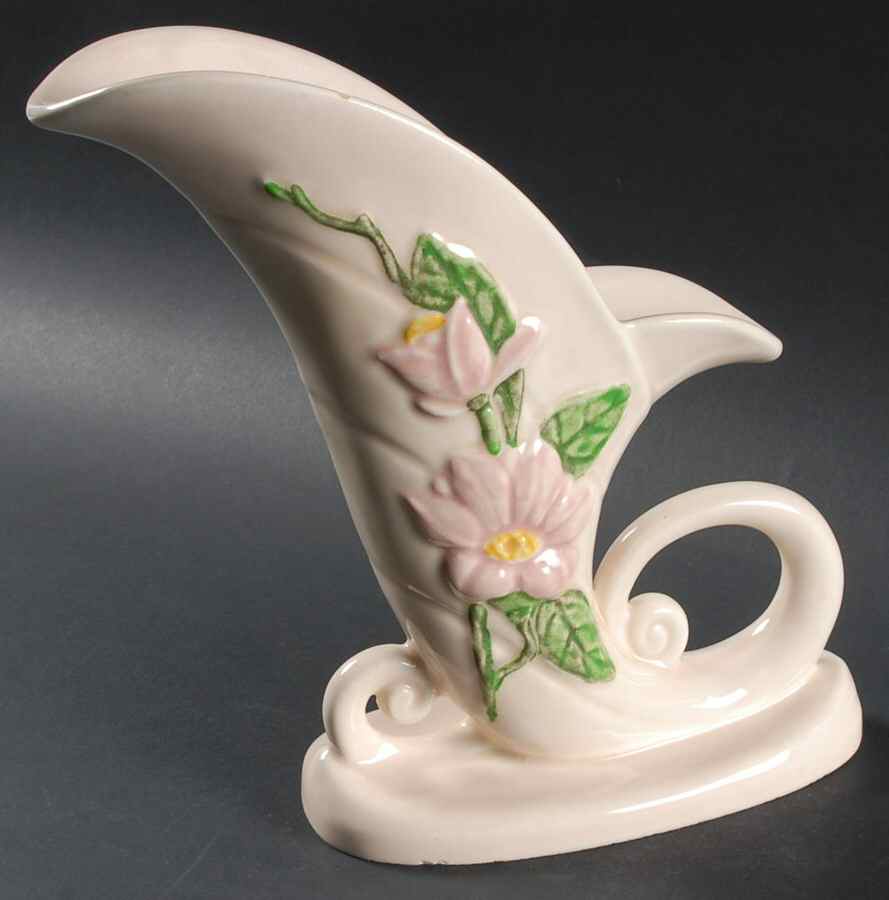 Magnolia (Glossy) 8" Cornucopia by Hull-1