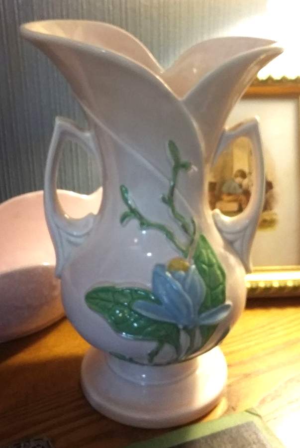Magnolia (Glossy) 10" Handled Vase by Hull-1