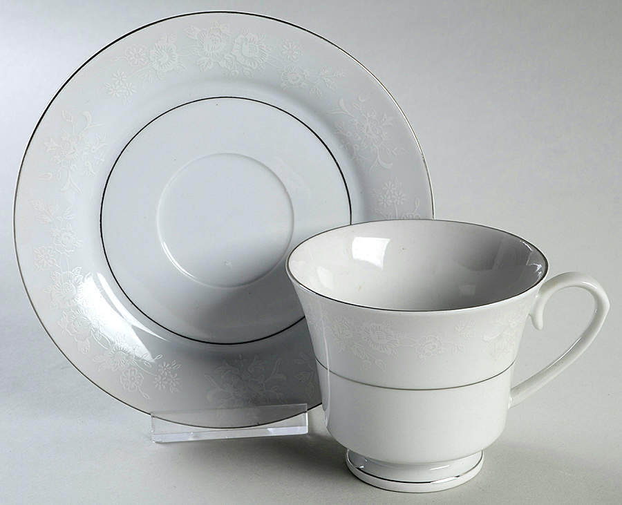 HAG3 Footed Cup & Saucer Set by Haicheng-1