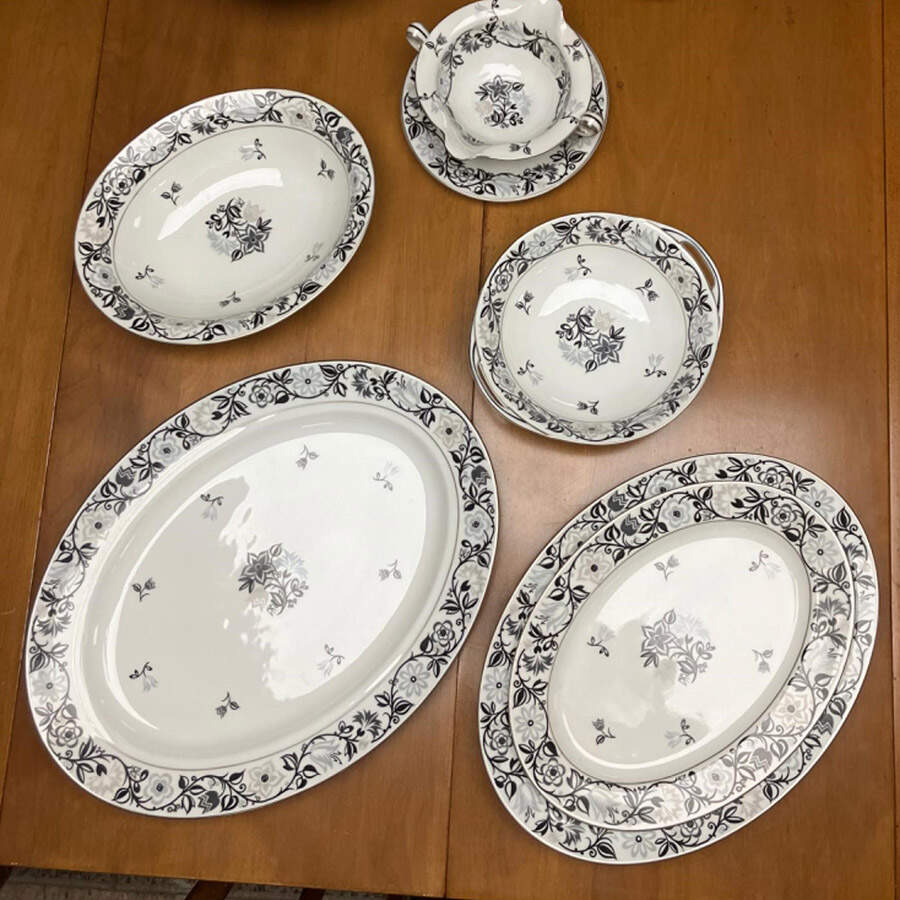 Ebony Wreath 14" Oval Serving Platter by Haviland-1