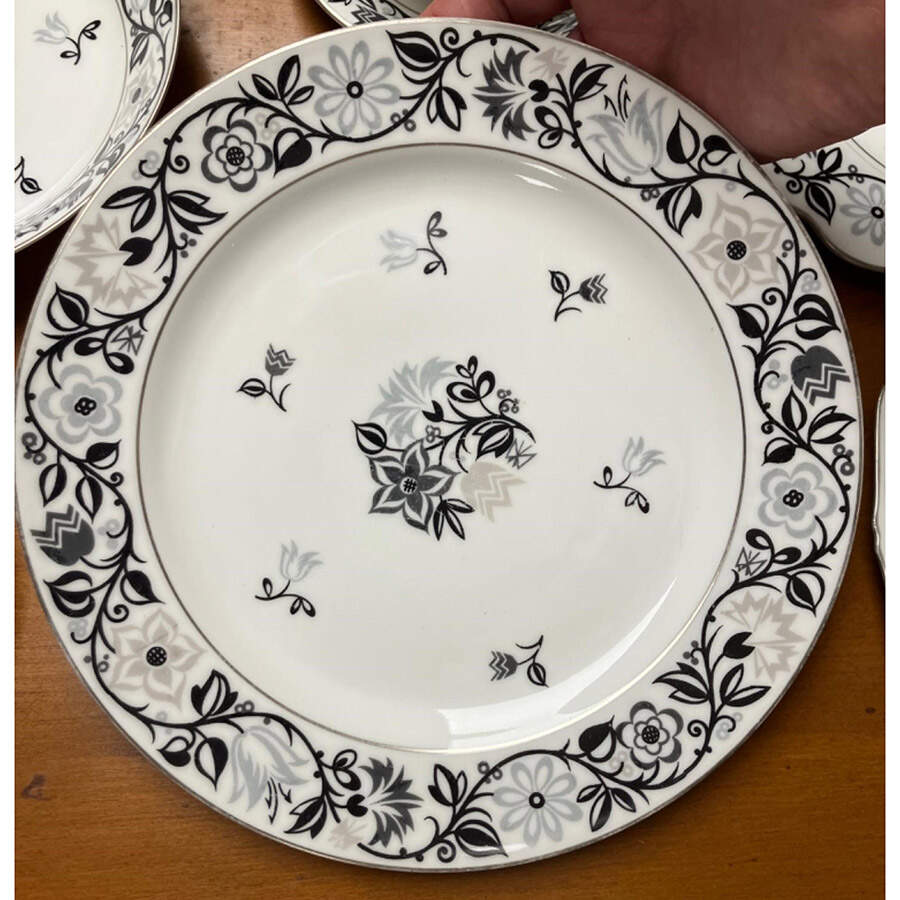 Ebony Wreath Dinner Plate by Haviland-1