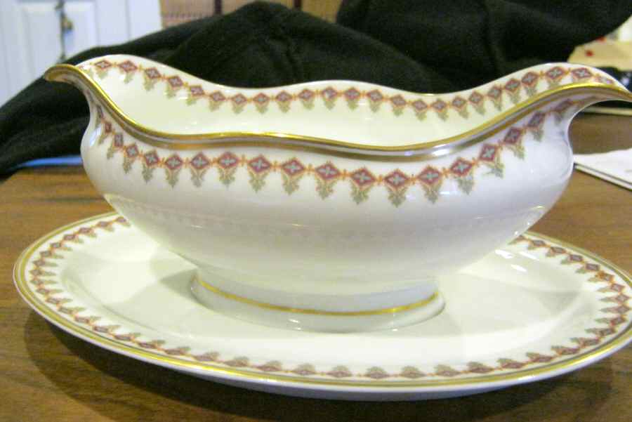 Schleiger 936-1 Gravy Boat with Attached Underplate by Haviland-1