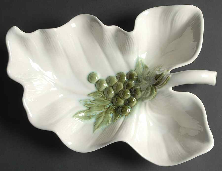 Tokay Tuscany White Large Leaf Dish by Hull-1