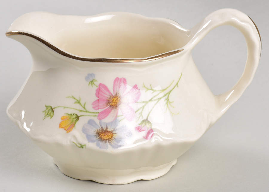 R9724 Creamer by Homer Laughlin -1