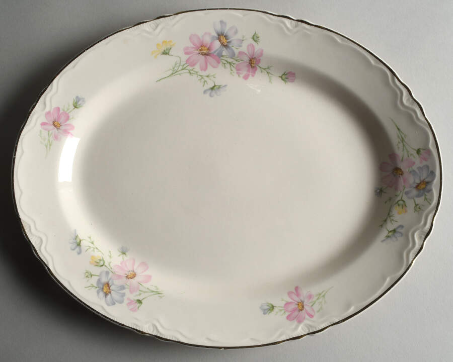 R9724 13" Oval Serving Platter by Homer Laughlin -1