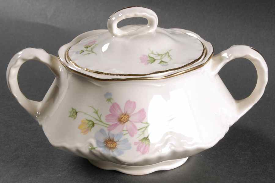 R9724 Sugar Bowl & Lid by Homer Laughlin -1