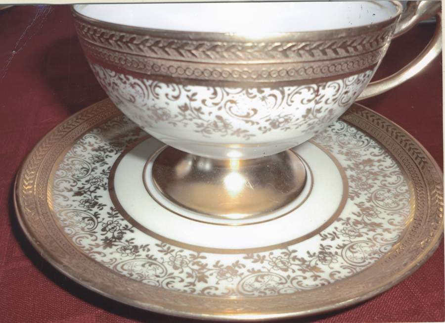 HUT1429 Footed Cup & Saucer Set by Hutschenreuther-1