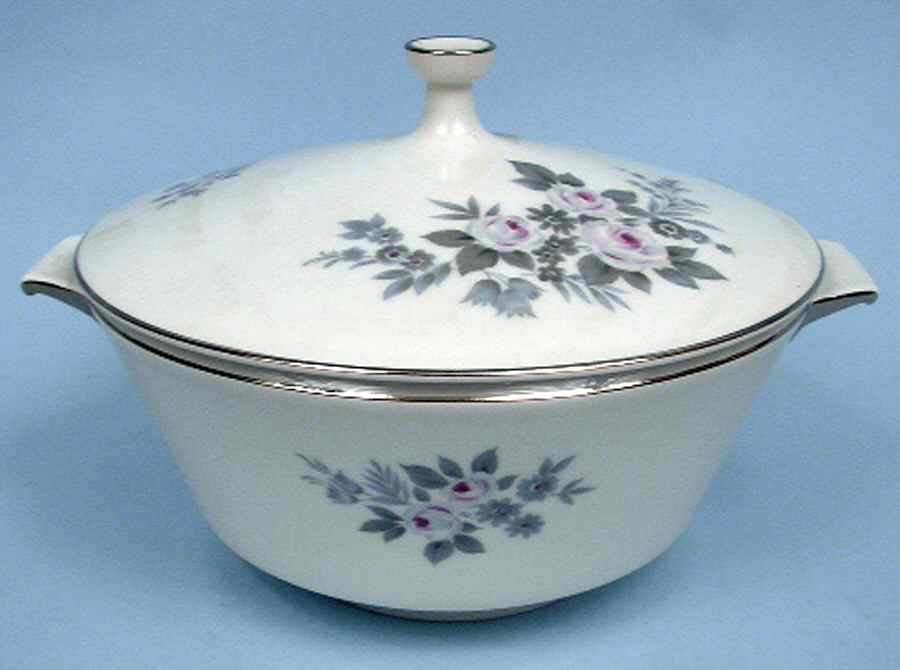 HC886 Round Covered Vegetable by Heinrich - H&C-1