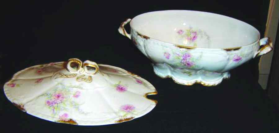 H3112 Tureen &  Lid by Haviland-1