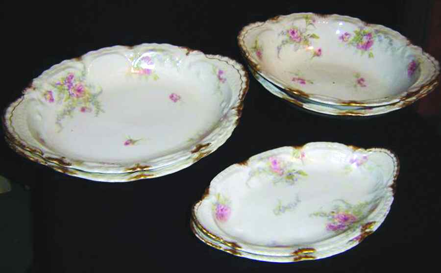 H3112 9" Oval Vegetable Bowl by Haviland-1