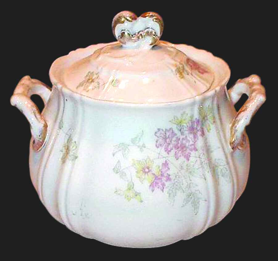 H3114 Sugar Bowl & Lid by Haviland-1