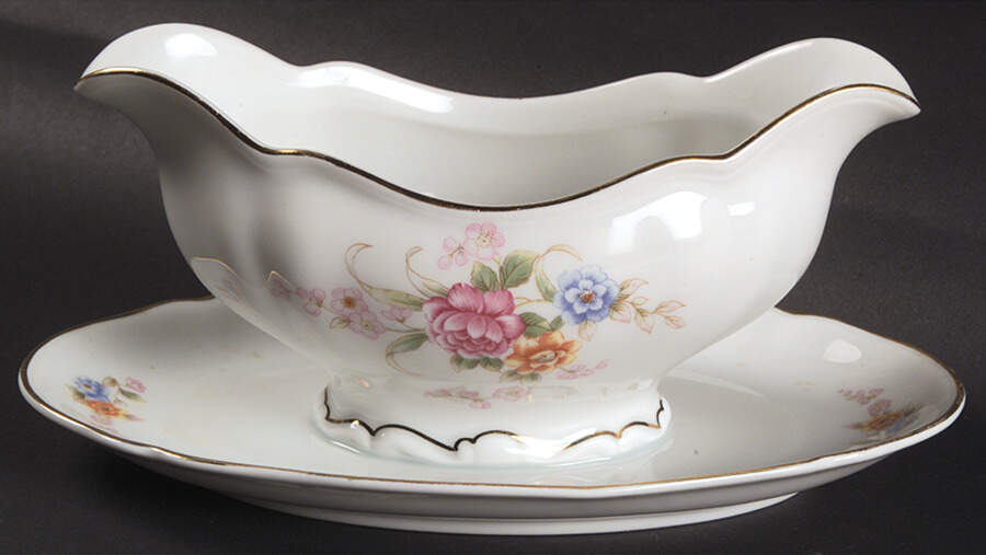 HUT1108 Gravy Boat with Attached Underplate by Hutschenreuther-1