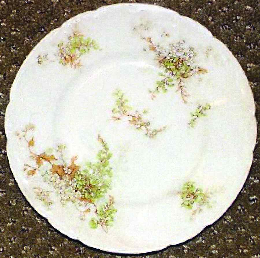 Schleiger 332-3 Dinner Plate by Haviland-1