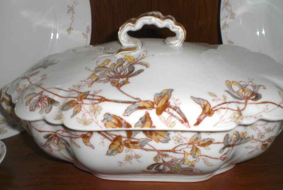 H3143 Oval Covered Vegetable by Haviland-1