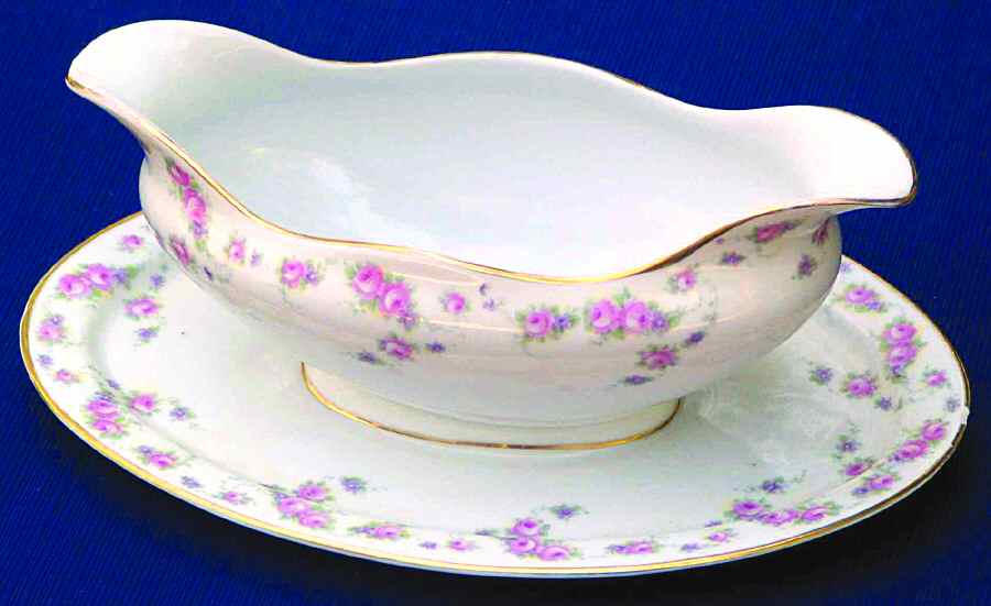 HC911 Gravy Boat with Attached Underplate by Heinrich - H&C-1