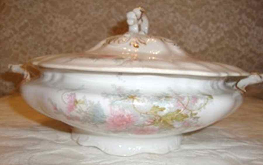HLC3539 Round Covered Vegetable by Homer Laughlin -1